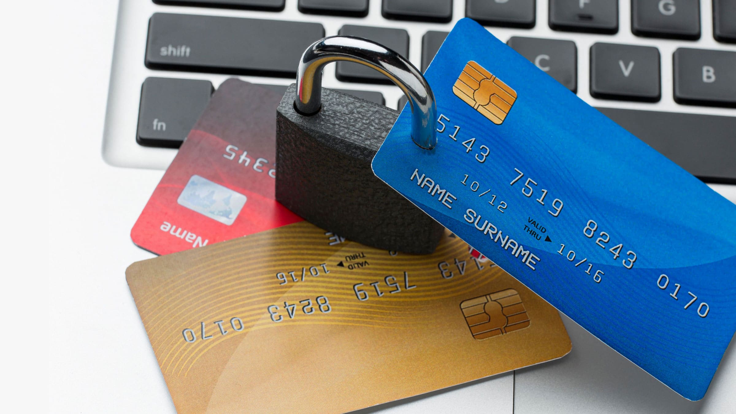 Stripe Radar имеет автоматизированное обучение на основе большой базы данных