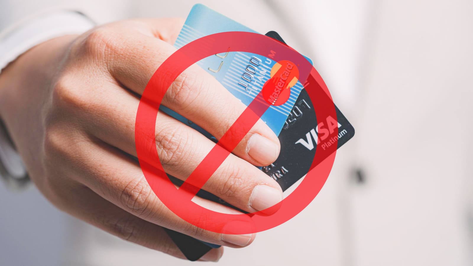 Visa и Mastercard отказались взаимодействовать с российскими банковскими картами