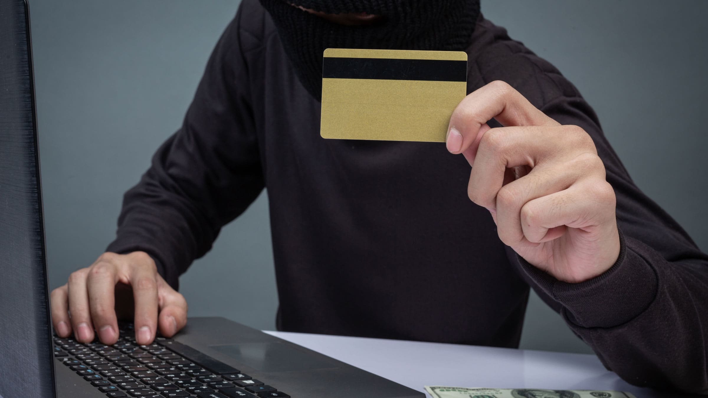 Иногда блокировка аккаунта Stripe связана с мошенническими списаниями