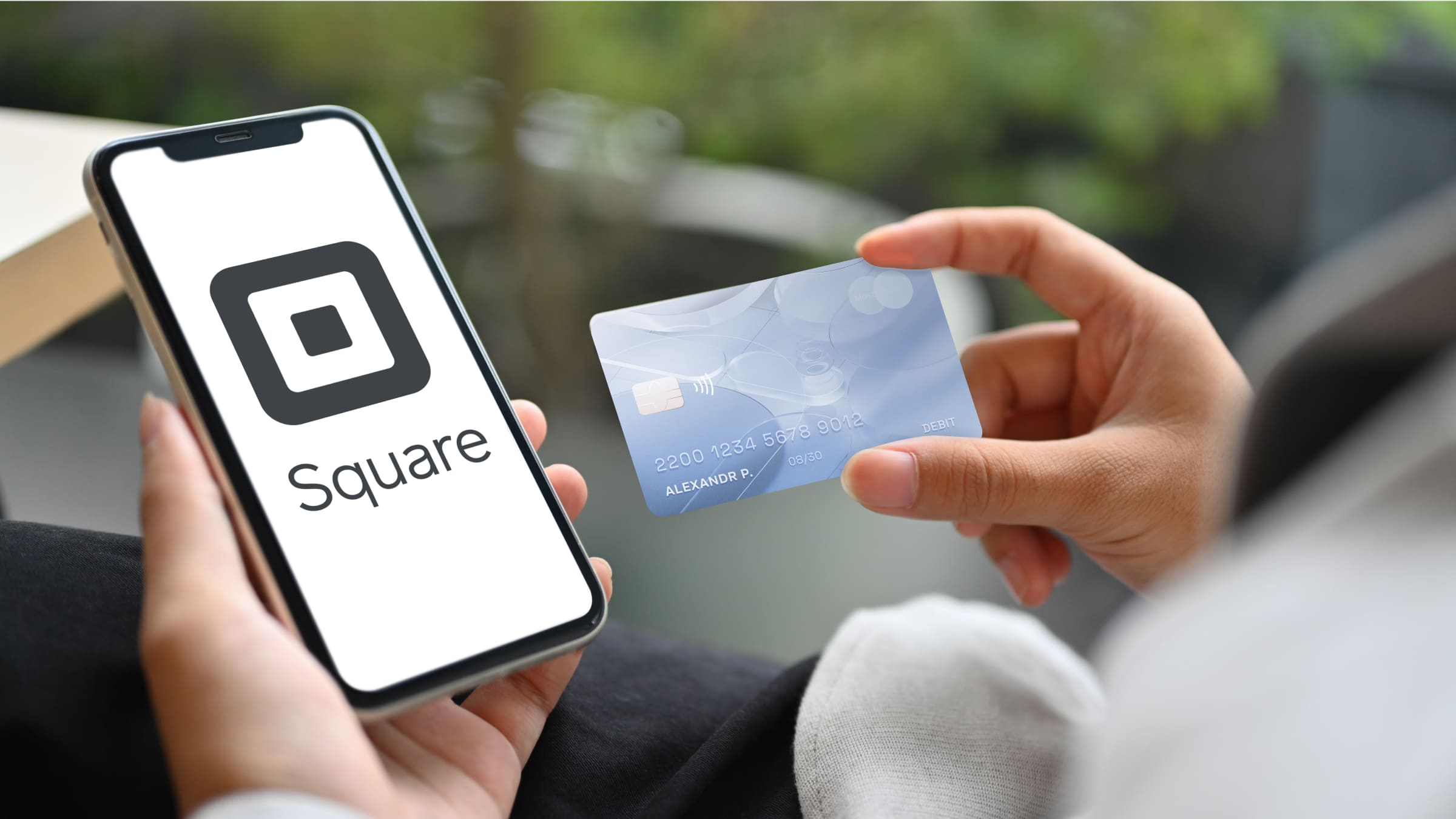 Square — сервис для онлайн и офлайн-магазинов.