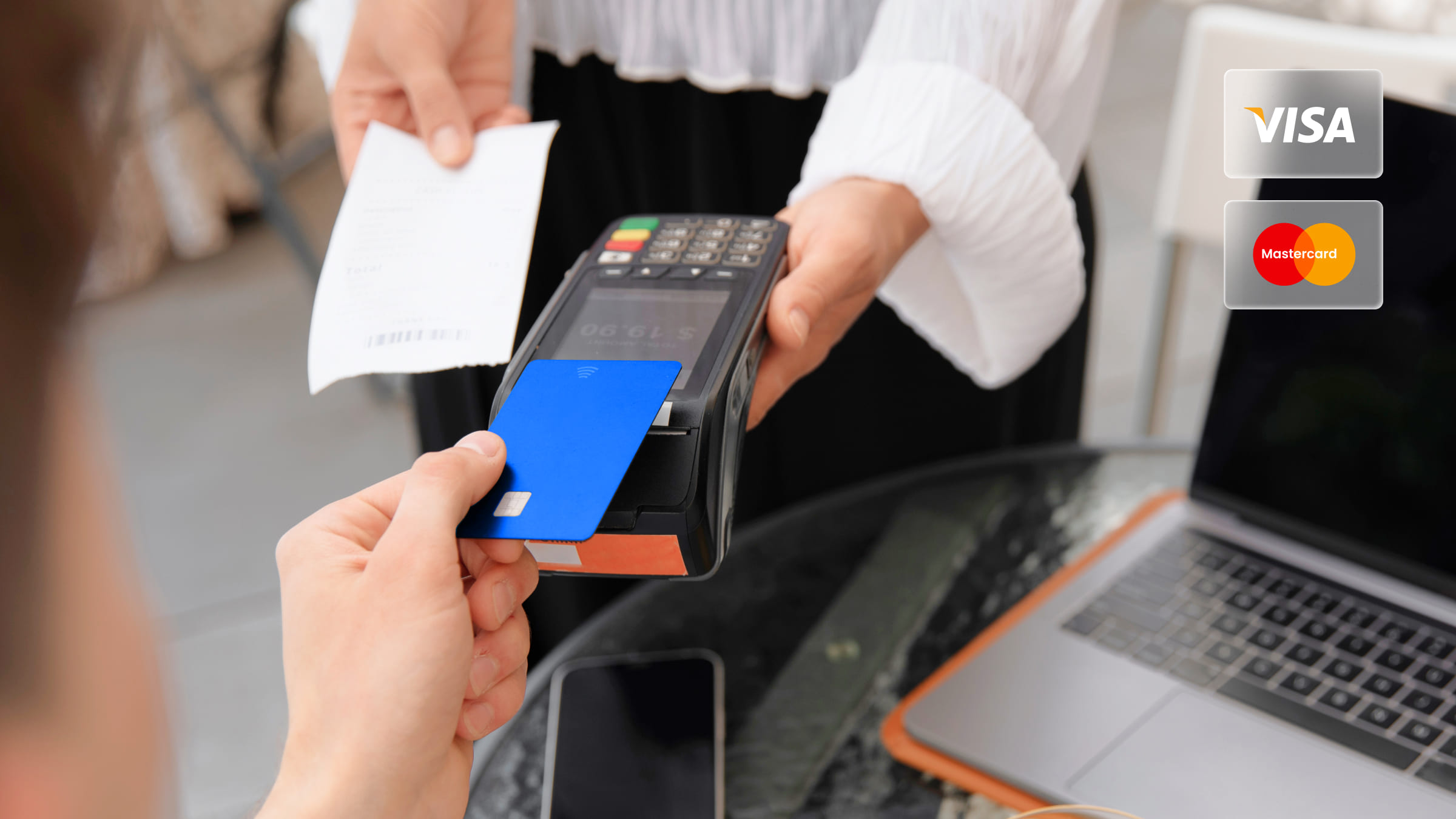 Карта иностранного банка VISA / MasterCard дает возможность расплачиваться на Кубе без ограничений.