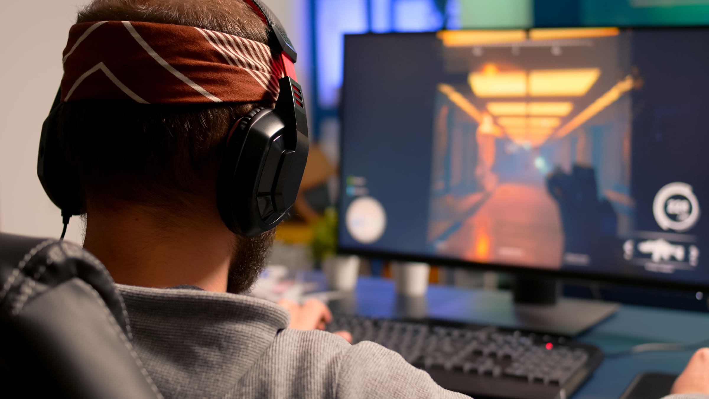 Благодаря Steam геймеры могут удобно скачивать игры, а также общаться с друзьями и участвовать в сообществах.