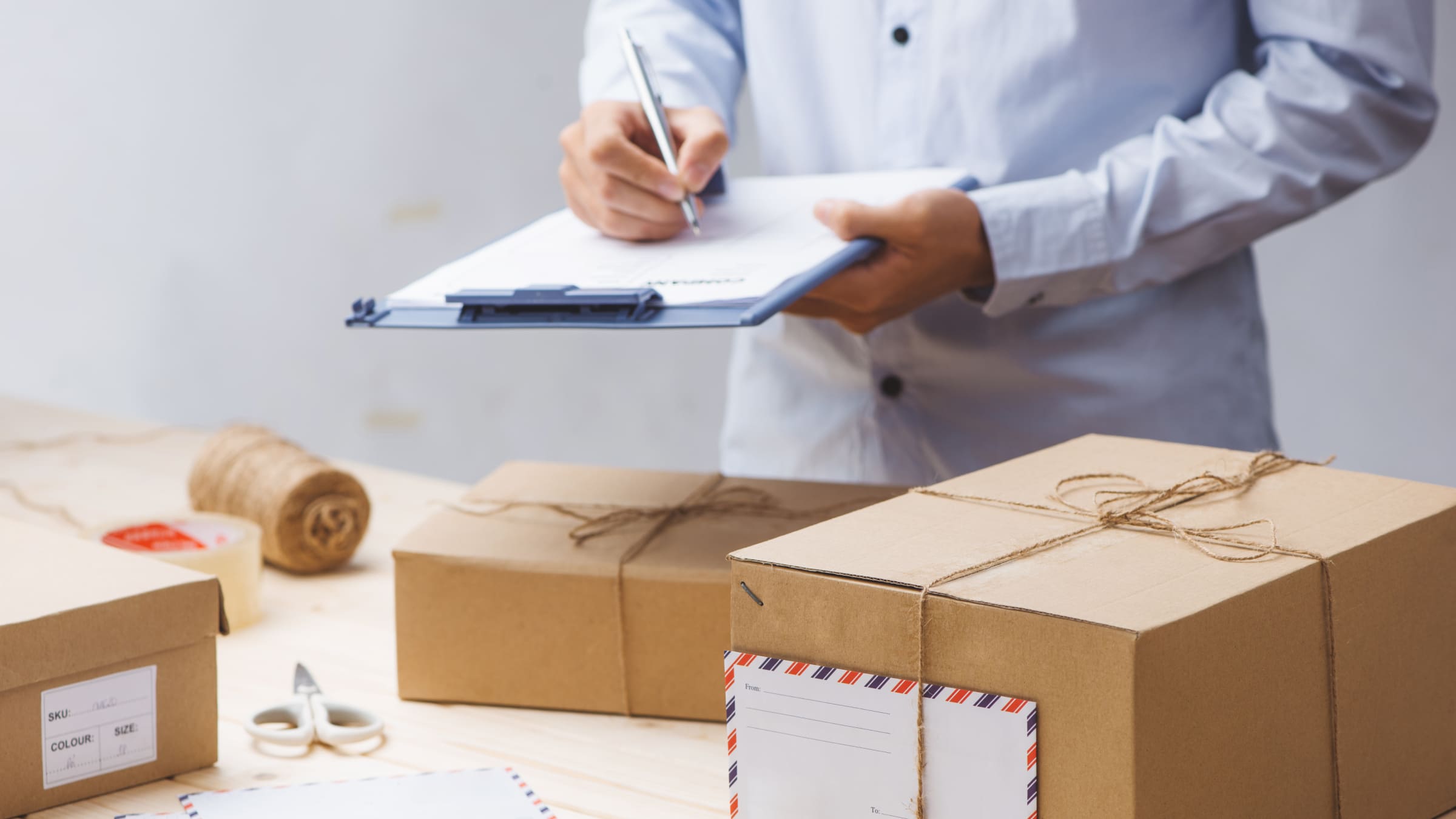 Для доставки с eBay в Россию часто используют форвардеров — посредников в США.